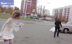 Horrible: sa robe de mariée arrachée!