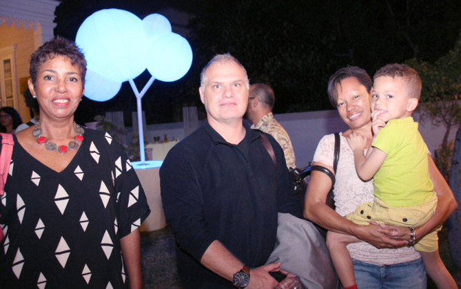 Vernissage<br>DOSS expose à Saint-Denis Vernissage<br>DOSS expose à Saint-Denis