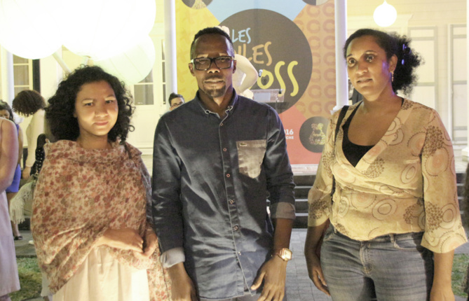 Vernissage<br>DOSS expose à Saint-Denis Vernissage<br>DOSS expose à Saint-Denis