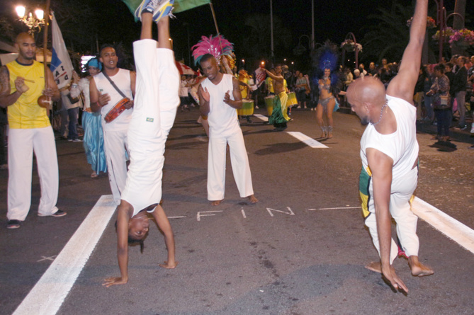 Marché de nuit à Saint-Denis<br>Sur des airs de samba... Marché de nuit à Saint-Denis<br>Sur des airs de samba...