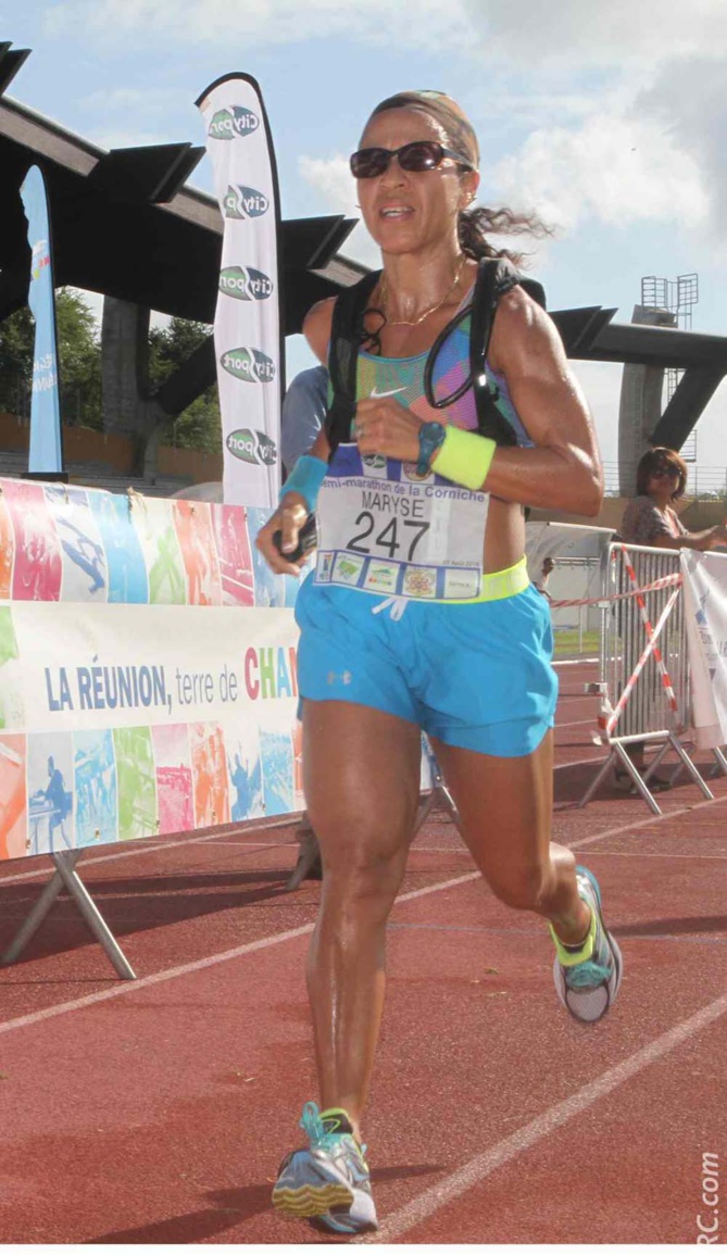 Maryse Ajorque est 1ère V2 sur le semi-marathon avec un temps de 1h 34' 30''. Bravo Madame! Maryse Ajorque est 1ère V2 sur le semi-marathon avec un temps de 1h 34' 30''. Bravo Madame!