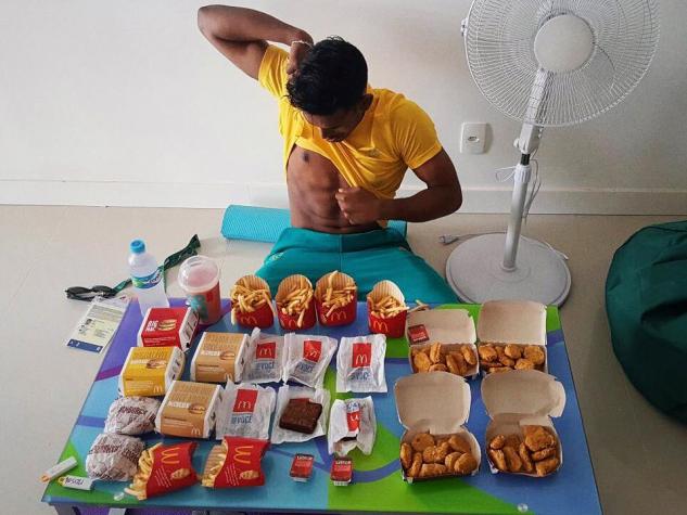 Rio: Un athlète engloutit 6 hamburgers, des frites, des nuggets et des brownies