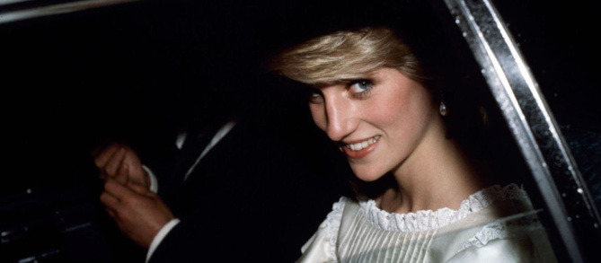 Lady Diana ne se séparait jamais de son sextoy Lady Diana ne se séparait jamais de son sextoy