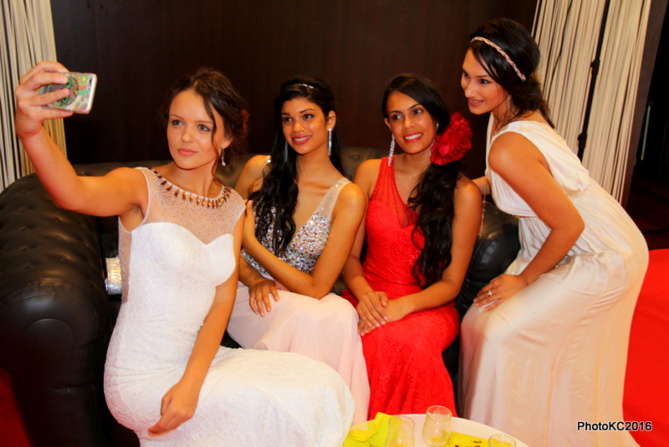 Les 12 candidates Miss Réunion 2016 à la Fashion Night d'ADM Les 12 candidates Miss Réunion 2016 à la Fashion Night d'ADM