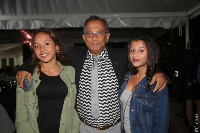 Hassen Locate et ses filles Hassen Locate et ses filles