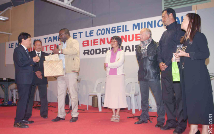 La Médaille de la Ville du Tampon a été remise à Benoît Jolicoeur. La Médaille de la Ville du Tampon a été remise à Benoît Jolicoeur.