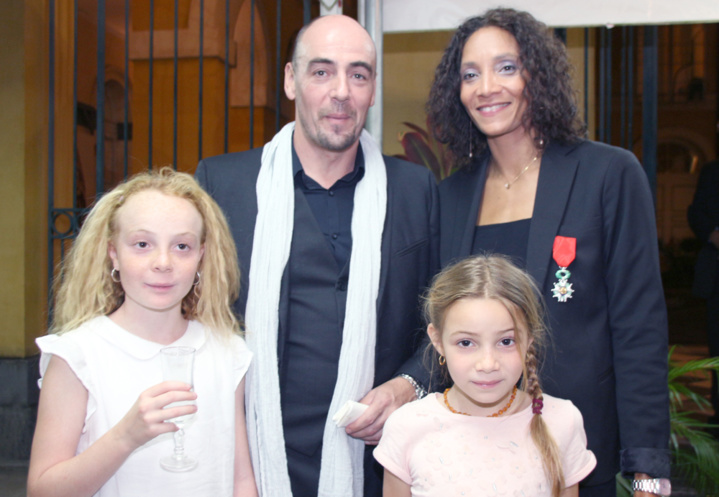 Leïla Lejeune-Duchemann avec son époux Laurent et leurs enfants Jade et Ambre