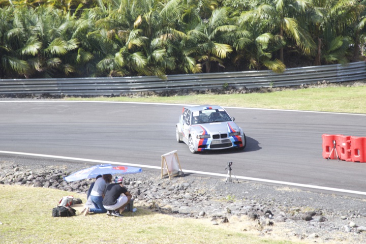 Stéphane Sam-Caw-Freve remporte le Rallye Bourbon; photos spectaculaires!
