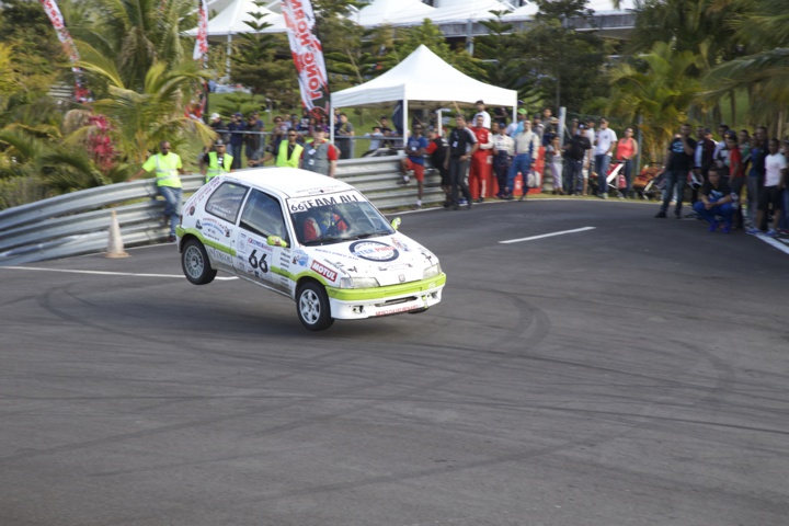 Stéphane Sam-Caw-Freve remporte le Rallye Bourbon; photos spectaculaires! Stéphane Sam-Caw-Freve remporte le Rallye Bourbon; photos spectaculaires!
