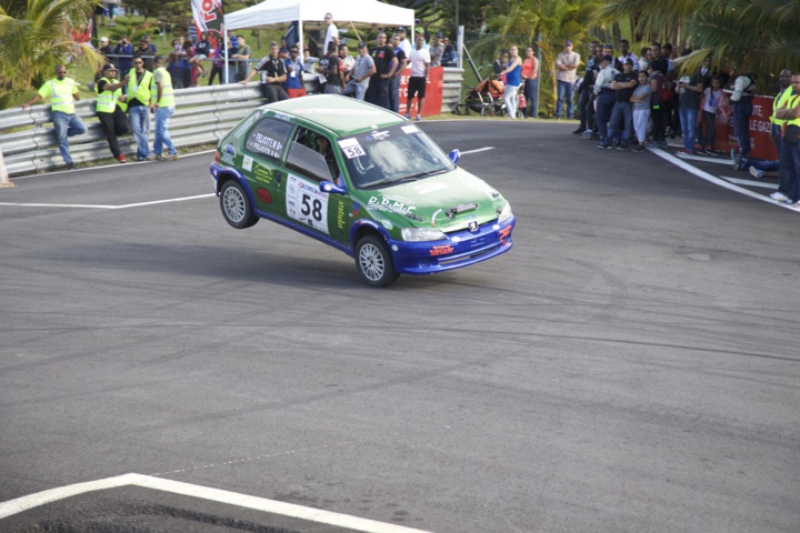 Stéphane Sam-Caw-Freve remporte le Rallye Bourbon; photos spectaculaires! Stéphane Sam-Caw-Freve remporte le Rallye Bourbon; photos spectaculaires!