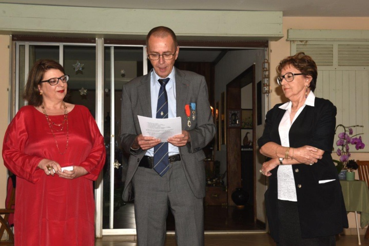 Sa fille Anne a fait le voyage de métropole pour cette cérémonie Sa fille Anne a fait le voyage de métropole pour cette cérémonie