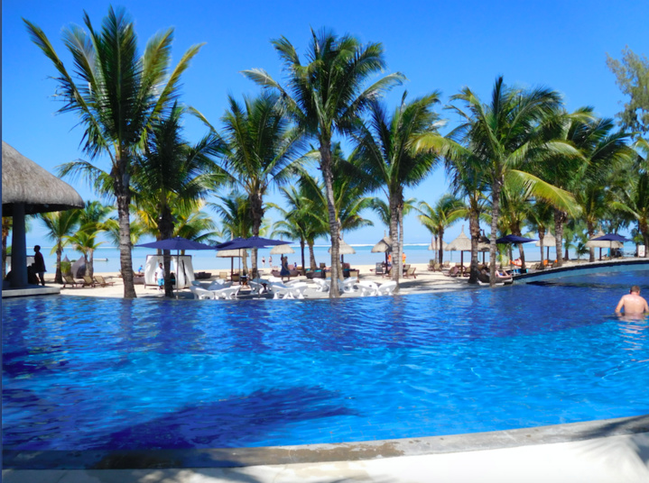 Le C Beach Club où il fait bon se prélasser après le golf! Le C Beach Club où il fait bon se prélasser après le golf!