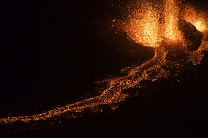 Volcan: nouvelles photos spectaculaires!