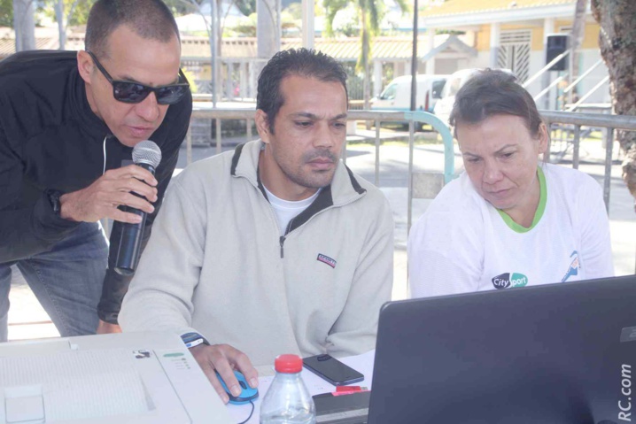 Ne pas déranger, les officiels... officient!