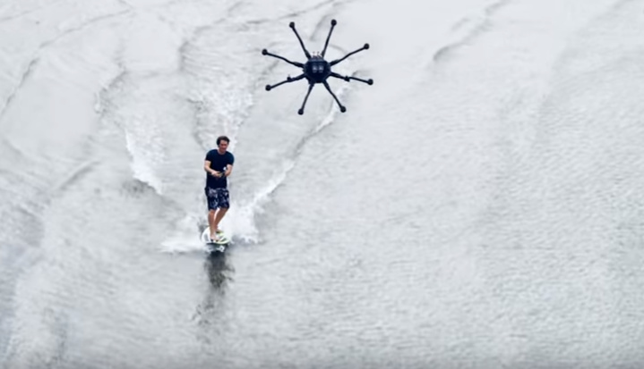 FreeFlyAtla 8 : Le drone qui tracte un surfeur