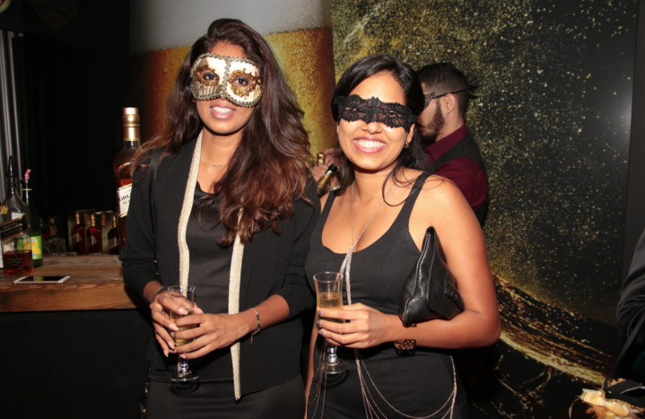 Parcours de Femmes: une première soirée dorée et masquée Parcours de Femmes: une première soirée dorée et masquée