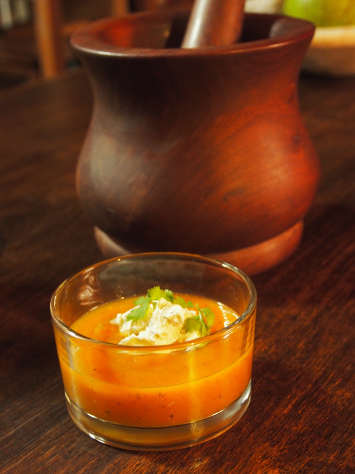 Verrines velouté frais de carottes et courge aux épices Verrines velouté frais de carottes et courge aux épices