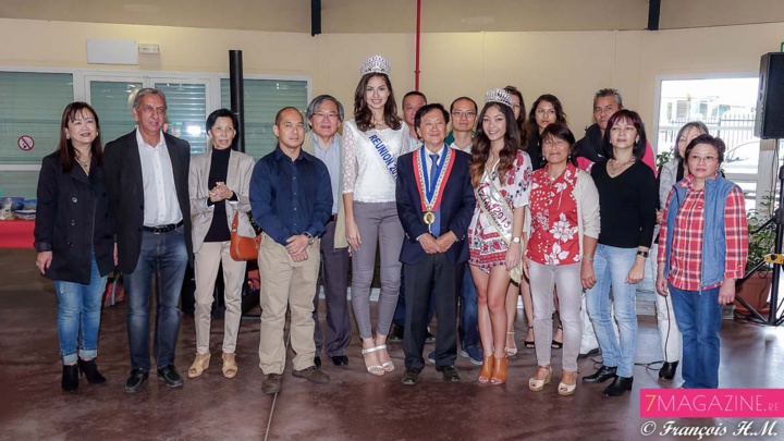 Aux Grands Kiosques avec le maire et les membres de l'Association Réunion Chine Aux Grands Kiosques avec le maire et les membres de l'Association Réunion Chine
