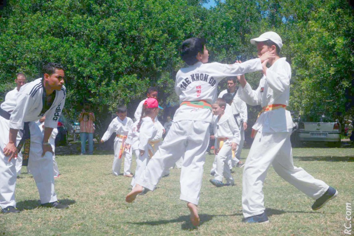 Des jeunes qui en veulent, sous l'oeil averti de l'entraîneur
