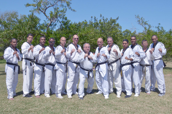 L'équipe d'encadrement de ce regroupement du Taekwondo Club du Sud