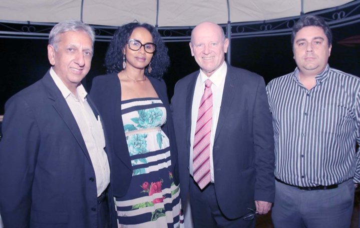 Aziz Patel, Faouzia Vitry, Alain St Ange et Pascal Viroleau, directeur des Iles Vanille Aziz Patel, Faouzia Vitry, Alain St Ange et Pascal Viroleau, directeur des Iles Vanille