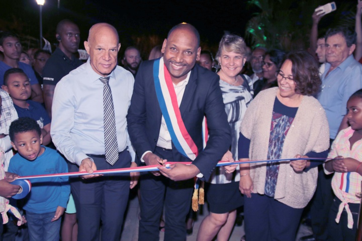 La coupure de ruban...