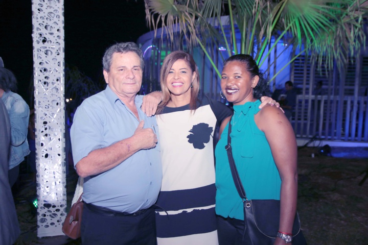 Michel Dennemont, le maire des Avirons, était là avec ses adjointes Michel Dennemont, le maire des Avirons, était là avec ses adjointes