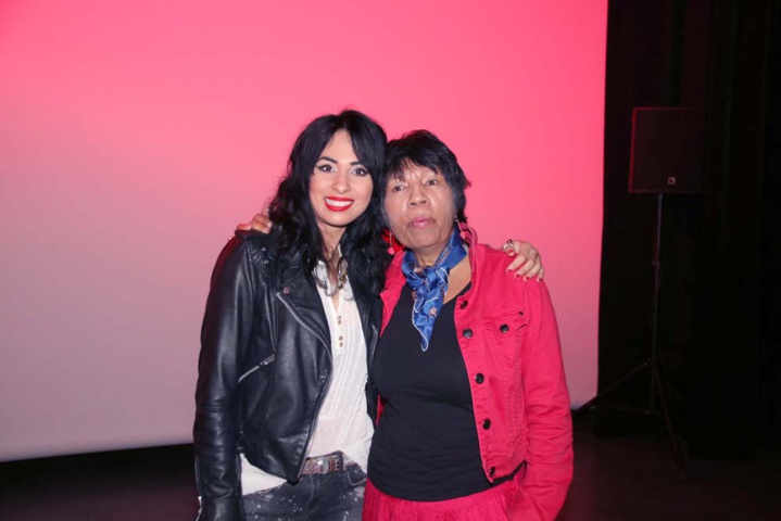 Avec sa mère Roselyne Avec sa mère Roselyne