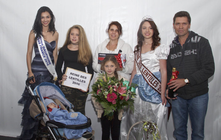 Ophélie Baillif avec sa famille Ophélie Baillif avec sa famille