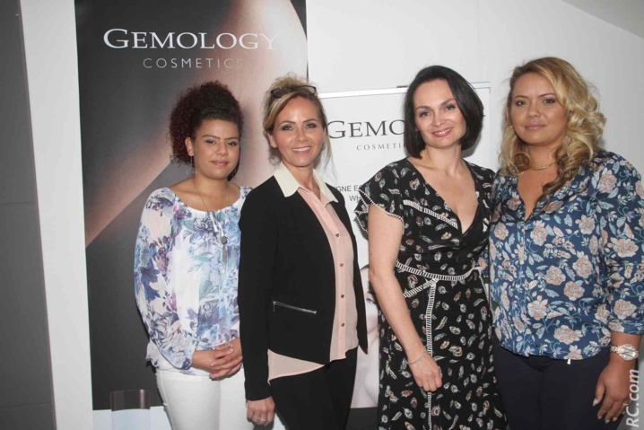 Christelle Lannoy avec Océane, Ruffine et Kelly de Beauté Divine du Tampon. Christelle Lannoy avec Océane, Ruffine et Kelly de Beauté Divine du Tampon.