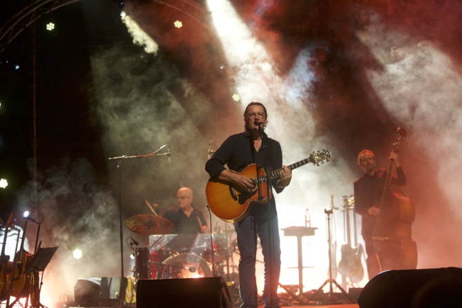 Francis Cabrel en concert, l'indémodable Francis Cabrel en concert, l'indémodable