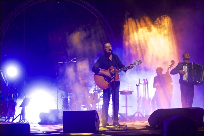 Francis Cabrel en concert, l'indémodable Francis Cabrel en concert, l'indémodable