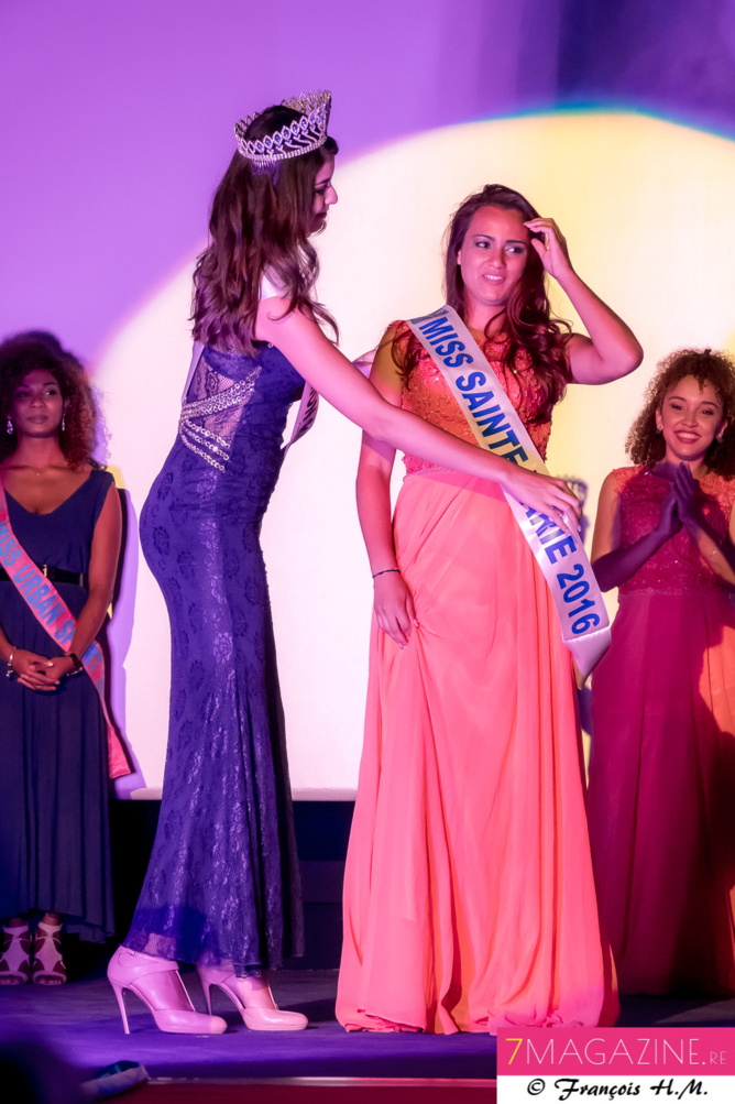 Emotion pour Marine! Elle ne s'y attendait visiblement pas... Emotion pour Marine! Elle ne s'y attendait visiblement pas...