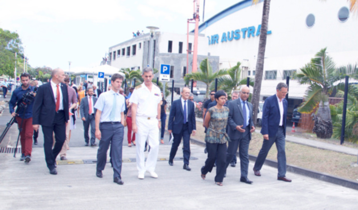 La Ministre des Outre-mer en visite à Air Austral