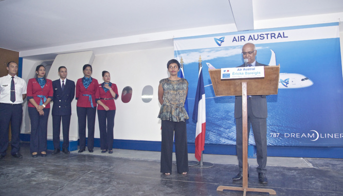 La Ministre des Outre-mer en visite à Air Austral La Ministre des Outre-mer en visite à Air Austral