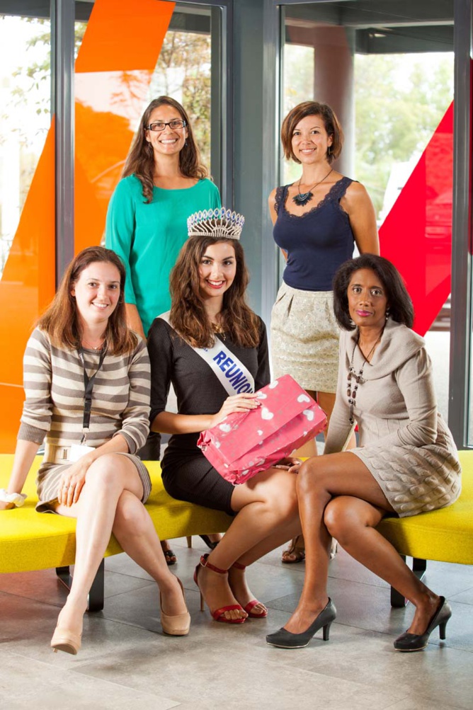 Avec l'équipe "Organisation" de la collecte de jouets "Un ti marmaille, un sourire" Avec l'équipe "Organisation" de la collecte de jouets "Un ti marmaille, un sourire"