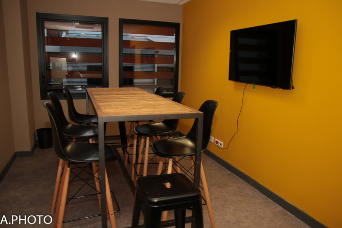 Des bureaux individuels... Des bureaux individuels...