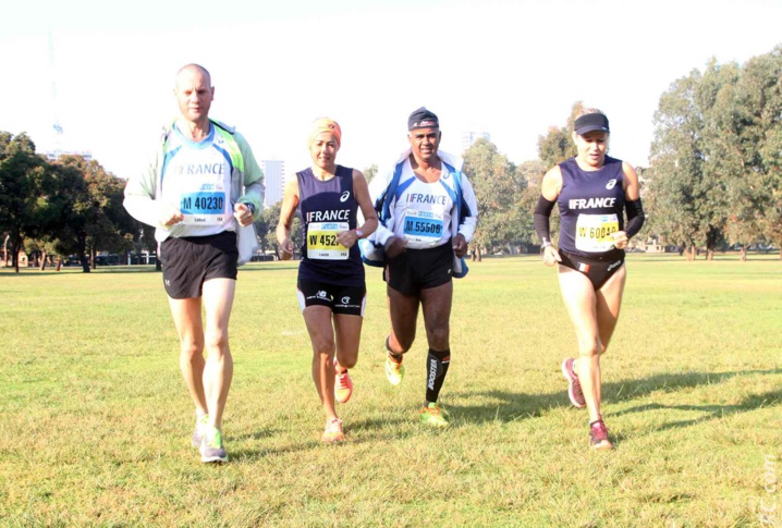 Quatre mousquetaires en séance d'entraînement dans le parc de Wellington Square Quatre mousquetaires en séance d'entraînement dans le parc de Wellington Square
