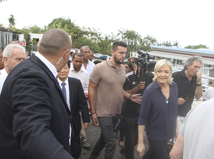 Marine Le Pen à la Mairie du Tampon