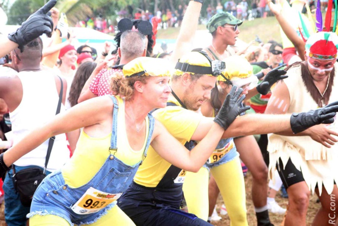 La pose mannequin challenge imposée par l'animateur La pose mannequin challenge imposée par l'animateur
