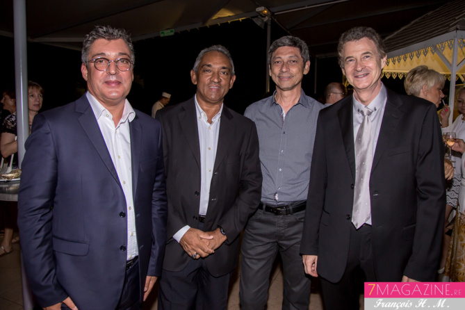 Gilles Calascibetta, André Ramsamy et Bernard Leung de Réuni Pub, et Patrick Pierlot Gilles Calascibetta, André Ramsamy et Bernard Leung de Réuni Pub, et Patrick Pierlot