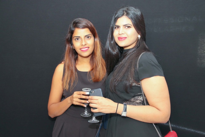 Nassira Issop et son amie Nassira Issop et son amie