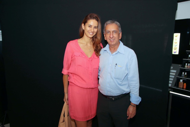 Virginie Ghanty, l'épouse de Yachine, Miss Réunion 2004, et Aziz Patel Virginie Ghanty, l'épouse de Yachine, Miss Réunion 2004, et Aziz Patel