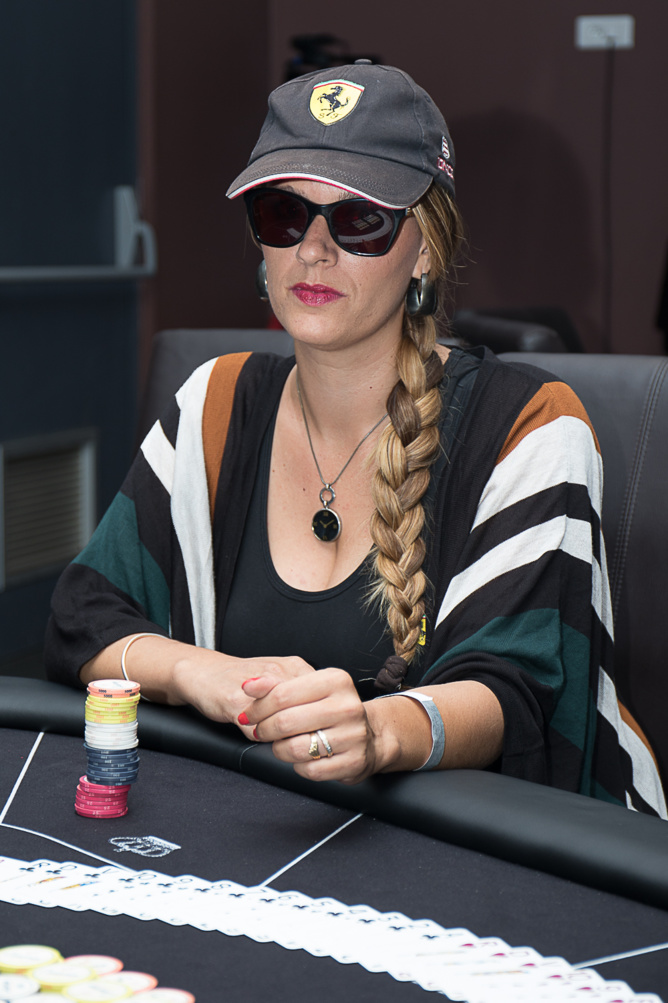 Une fois que la partie commence, Sarah est dans sa bulle... Une fois que la partie commence, Sarah est dans sa bulle...