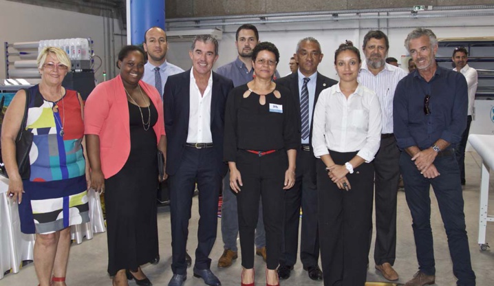 Les dirigeants de Réuni Pub avec leurs partenaires Les dirigeants de Réuni Pub avec leurs partenaires