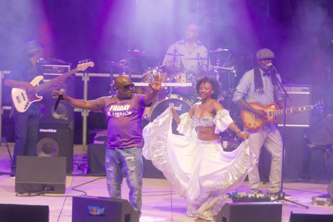 Fiesta mauricienne au Petit Stade de l'Est: oté cousins! Fiesta mauricienne au Petit Stade de l'Est: oté cousins!