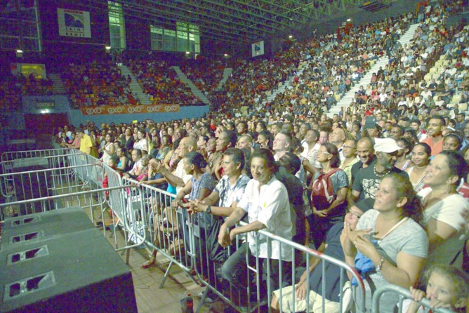 Fiesta mauricienne au Petit Stade de l'Est: oté cousins! Fiesta mauricienne au Petit Stade de l'Est: oté cousins!