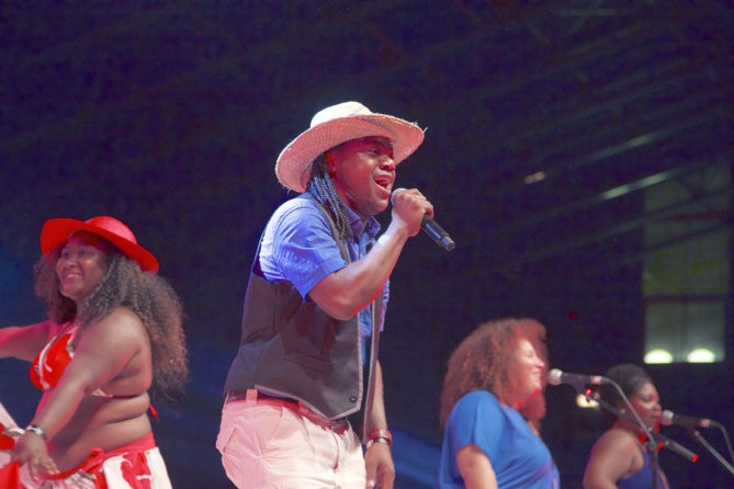 Fiesta mauricienne au Petit Stade de l'Est: oté cousins! Fiesta mauricienne au Petit Stade de l'Est: oté cousins!