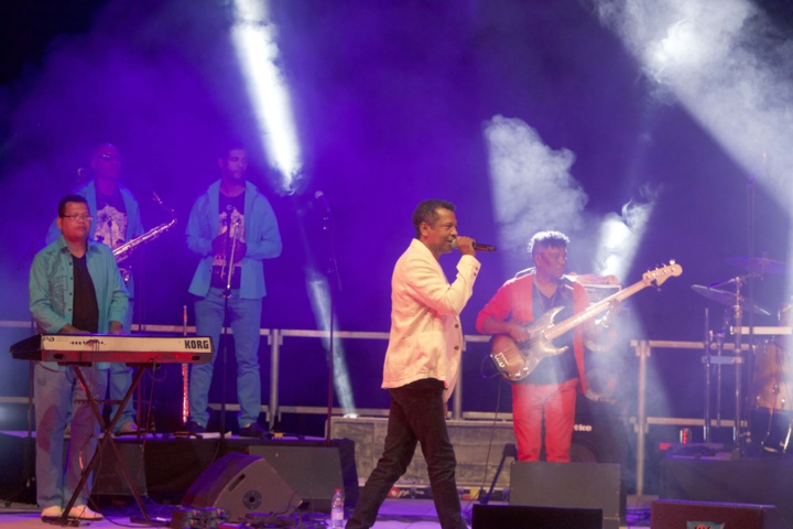 Fiesta mauricienne au Petit Stade de l'Est: oté cousins! Fiesta mauricienne au Petit Stade de l'Est: oté cousins!