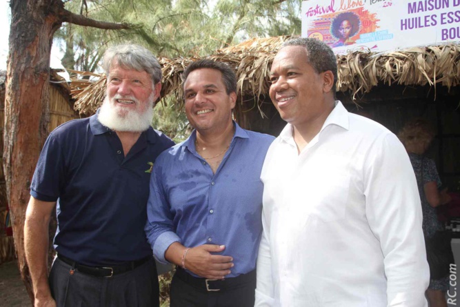 Le Père Pédro dans le cadre d'un échange et des rencontres avec les Réunionnais Le Père Pédro dans le cadre d'un échange et des rencontres avec les Réunionnais